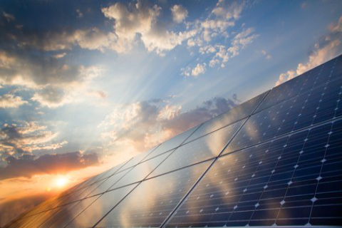 fotovoltaicka-energie_shutterstock_175274429__480x320pxl.jpg