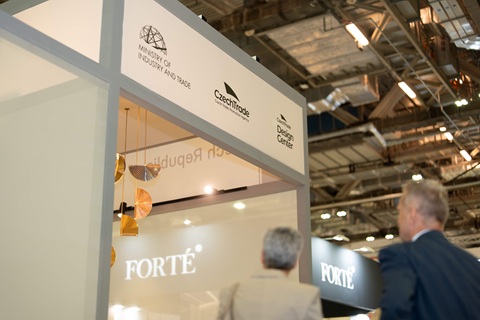 Český design boduje v Singapuru. CzechTrade na prestižním veletrhu představil devět českých firem