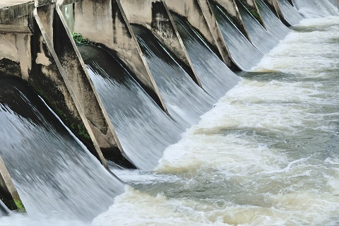 vodni-elektrarna_shutterstock_149547797_480x320pxl.jpg