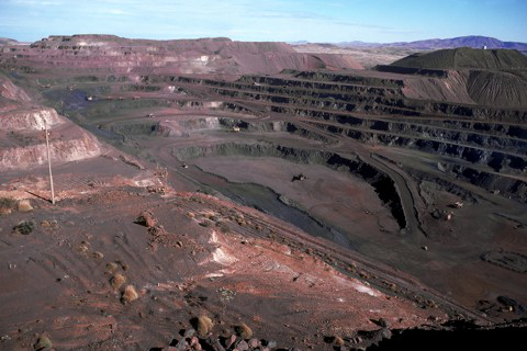 povrchovy-dul_shutterstock_11262984__480x320pxl.jpg