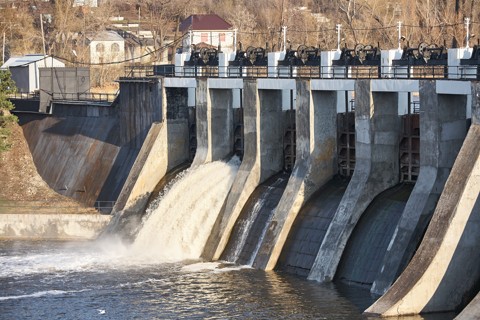 vodni-elektrarna_shutterstock_1015346182__480x320pxl.jpg
