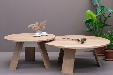 Duro Design oceněný Red Dot vyváží minimalistický nábytek z dřeva a kovu 